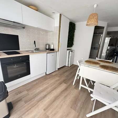 Apartment Appt En Rez De Jardin Dans Parking Prive Et Patio Terrasse